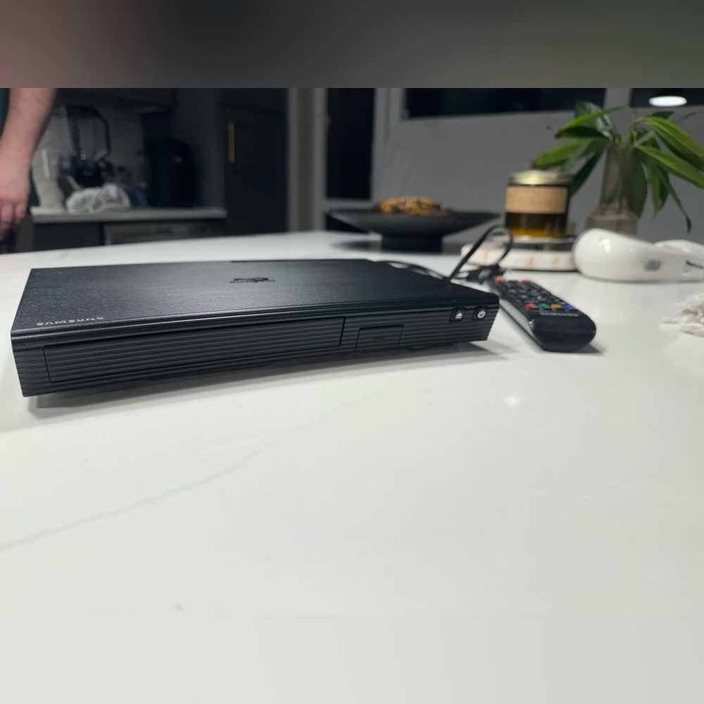 Samsung Blue Ray Player w/ Remote - Picture 2 of 5
